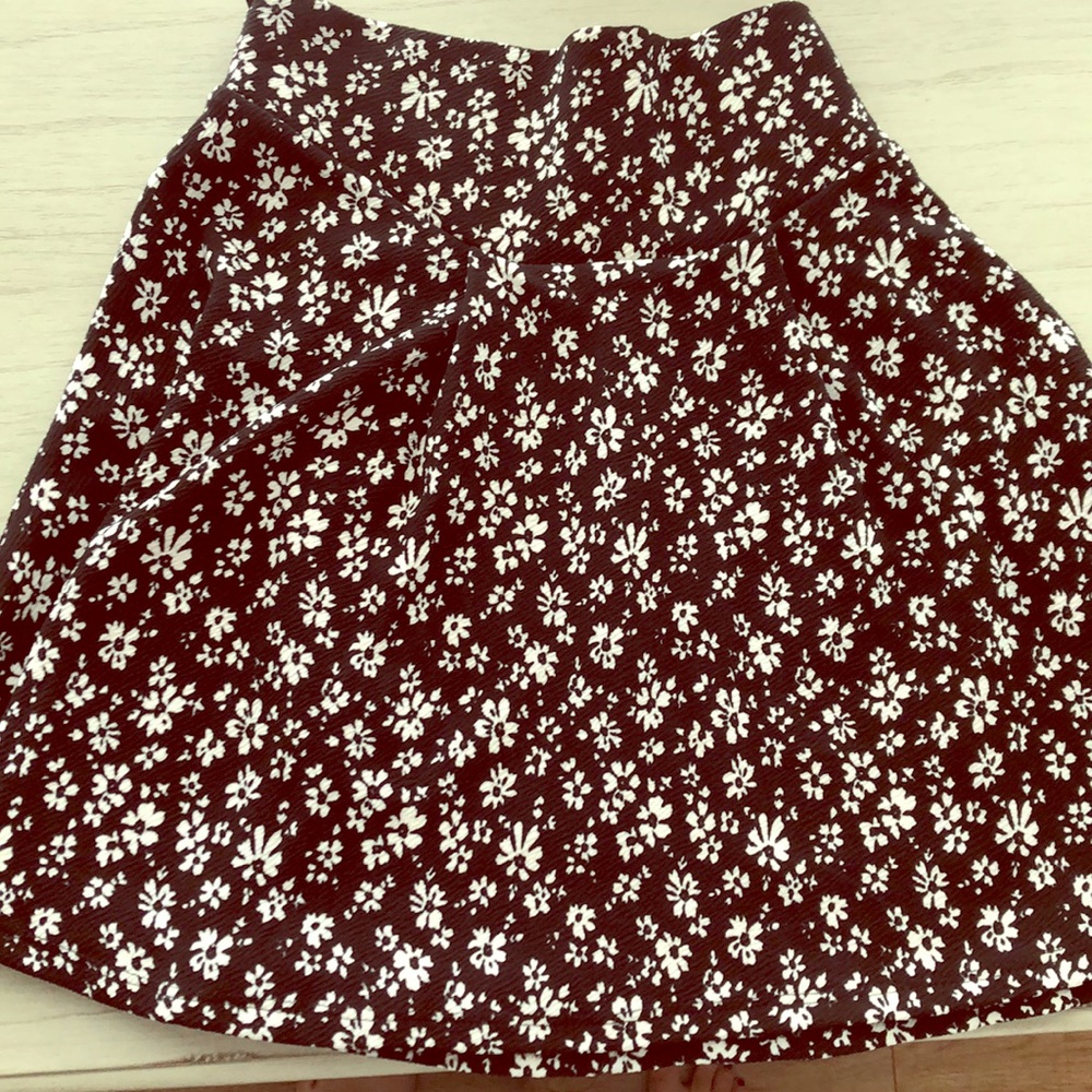 Women’s Windsor floral mini skirt.